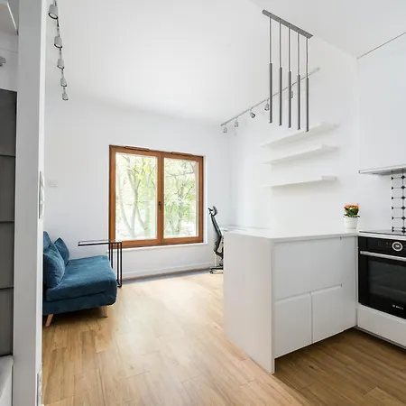Apartment Madalinskiego Classic White By Bookinghost *